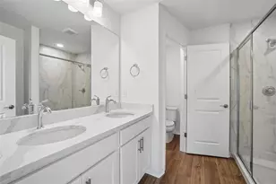 6844 Holcombe Down Dr, Zephyrhills, FL 33541 - Photo 21