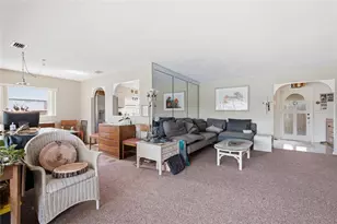 412 Hermosita Dr, Saint Petersburg, FL 33706 - Photo 5