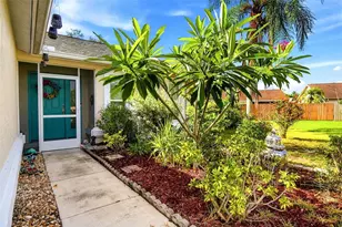 7809 34th Ct E, Sarasota, FL 34243 - Photo 3