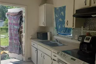310 Faison St, Plant City, FL 33563 - Photo 11