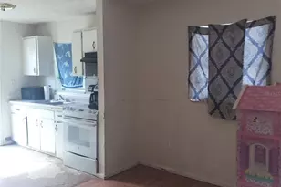 310 Faison St, Plant City, FL 33563 - Photo 9
