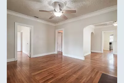 2135 Burlington Avenue N, Saint Petersburg, FL 33713 - Photo 5