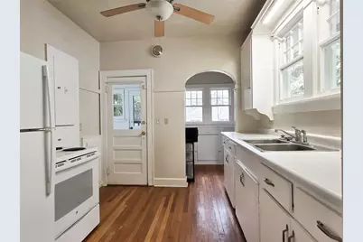 2135 Burlington Avenue N, Saint Petersburg, FL 33713 - Photo 9