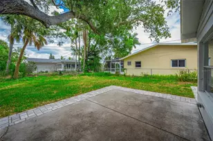 910 Snell Isle Blvd NE, Saint Petersburg, FL 33704 - Photo 17