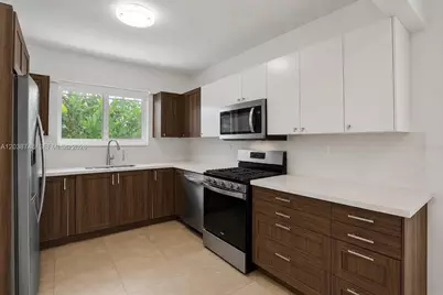 2025 Alamanda Drive, North Miami, FL 33181 - Photo 9