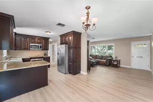 3300 62nd St N, Saint Petersburg, FL 33710 - Photo 9