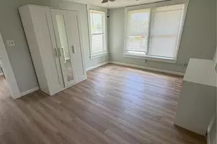 1701 14th St S, Saint Petersburg, FL 33705 - Photo 5
