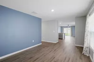 36076 Sunflower Hl Dr, Zephyrhills, FL 33541 - Photo 13