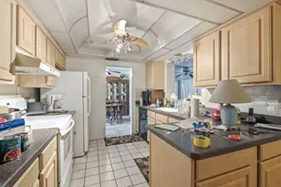 6448 30th Ave N, Saint Petersburg, FL 33710 - Photo 9