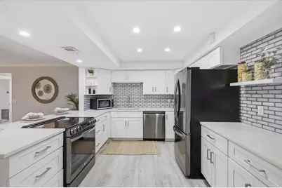 4908 38th Way S #401, Saint Petersburg, FL 33711 - Photo 5