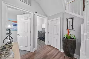 185 Banyan Bay Dr, Saint Petersburg, FL 33705 - Photo 13