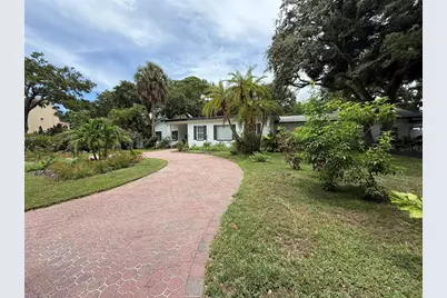 8239 26th Avenue N, Saint Petersburg, FL 33710 - Photo 5