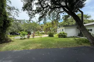 8239 26th Ave N, Saint Petersburg, FL 33710 - Photo 7