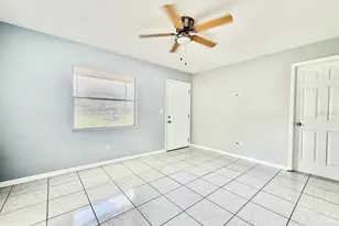 10812 Hannaway Dr, Riverview, FL 33578 - Photo 5