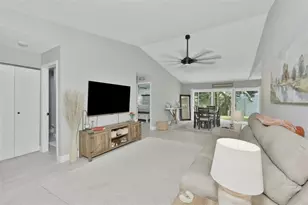 2186 Marshall Dr, Dunedin, FL 34698 - Photo 7