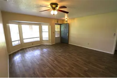 1023 Redbud Circle, Plant City, FL 33563 - Photo 5