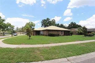 1023 Redbud Cir, Plant City, FL 33563 - Photo 29