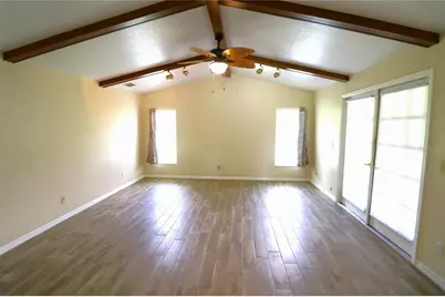 1023 Redbud Circle, Plant City, FL 33563 - Photo 9