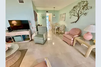 10034 64th Avenue N #11, Saint Petersburg, FL 33708 - Photo 5