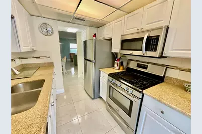 10034 64th Avenue N #11, Saint Petersburg, FL 33708 - Photo 7