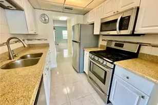10034 64th Ave N, Saint Petersburg, FL 33708 - Photo 7