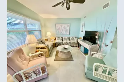 10034 64th Avenue N #11, Saint Petersburg, FL 33708 - Photo 5