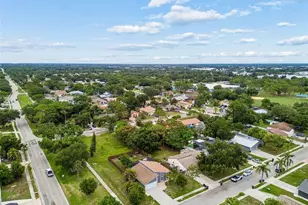 903 Plum Tree Ln, Sarasota, FL 34243 - Photo 63