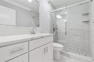903 Plum Tree Ln, Sarasota, FL 34243 - Photo 39
