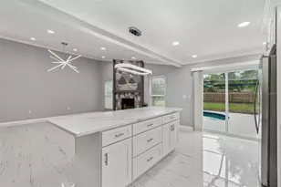 903 Plum Tree Ln, Sarasota, FL 34243 - Photo 21