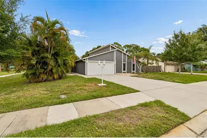 903 Plum Tree Lane, Sarasota, FL 34243 - Photo 5