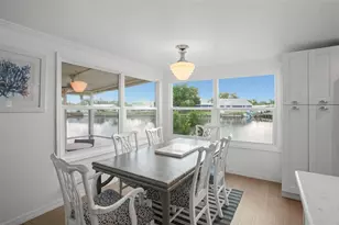 7162 Mt Arlington Dr NE, Saint Petersburg, FL 33702 - Photo 13