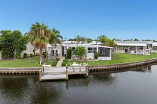 7162 Mt Arlington Dr NE, Saint Petersburg, FL 33702 - Photo 1
