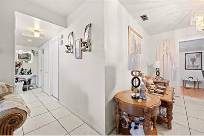 10412 N Altman Street, Tampa, FL 33612 - Photo 9