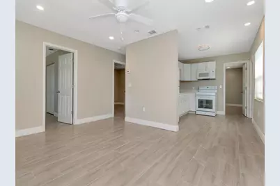 1207 62nd Avenue E, Bradenton, FL 34203 - Photo 5