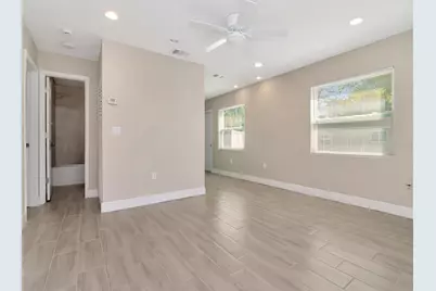 1207 62nd Avenue E, Bradenton, FL 34203 - Photo 7