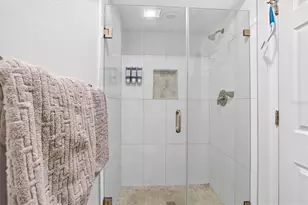 15317 W Pond Woods Dr, Tampa, FL 33618 - Photo 25