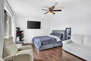 15317 W Pond Woods Dr, Tampa, FL 33618 - Photo 21
