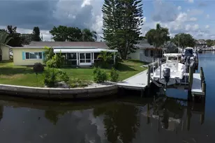 318 Circle Dr, Palm Harbor, FL 34683 - Photo 7