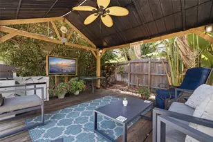 1110 10th St N, Saint Petersburg, FL 33705 - Photo 21