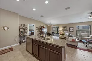 1613 Redmond Brook Ln, Ruskin, FL 33570 - Photo 9