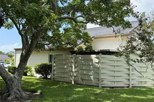 2617 Forest Run Ct, Clearwater, FL 33761 - Photo 3