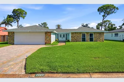 2022 Tanglewood Drive NE, Saint Petersburg, FL 33702 - Photo 1