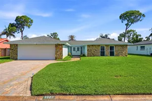 2022 Tanglewood Dr NE, Saint Petersburg, FL 33702 - Photo 1