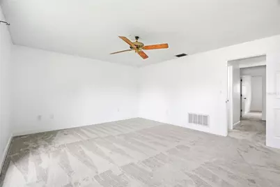 2022 Tanglewood Drive NE, Saint Petersburg, FL 33702 - Photo 17