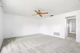 2022 Tanglewood Dr NE, Saint Petersburg, FL 33702 - Photo 17