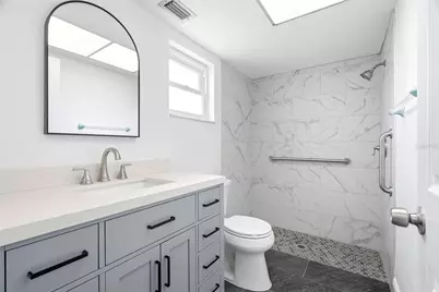 2022 Tanglewood Drive NE, Saint Petersburg, FL 33702 - Photo 19