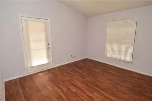 8625 Mallard Reserve Dr, Tampa, FL 33614 - Photo 17