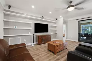 7929 Hampton Lake Dr, Tampa, FL 33647 - Photo 9