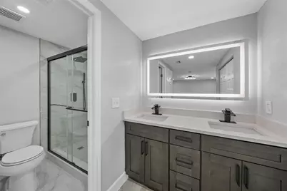 7901 Timberlane West Drive, Tampa, FL 33615 - Photo 13