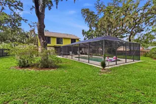 302 Bloomingfield Dr, Brandon, FL 33511 - Photo 1